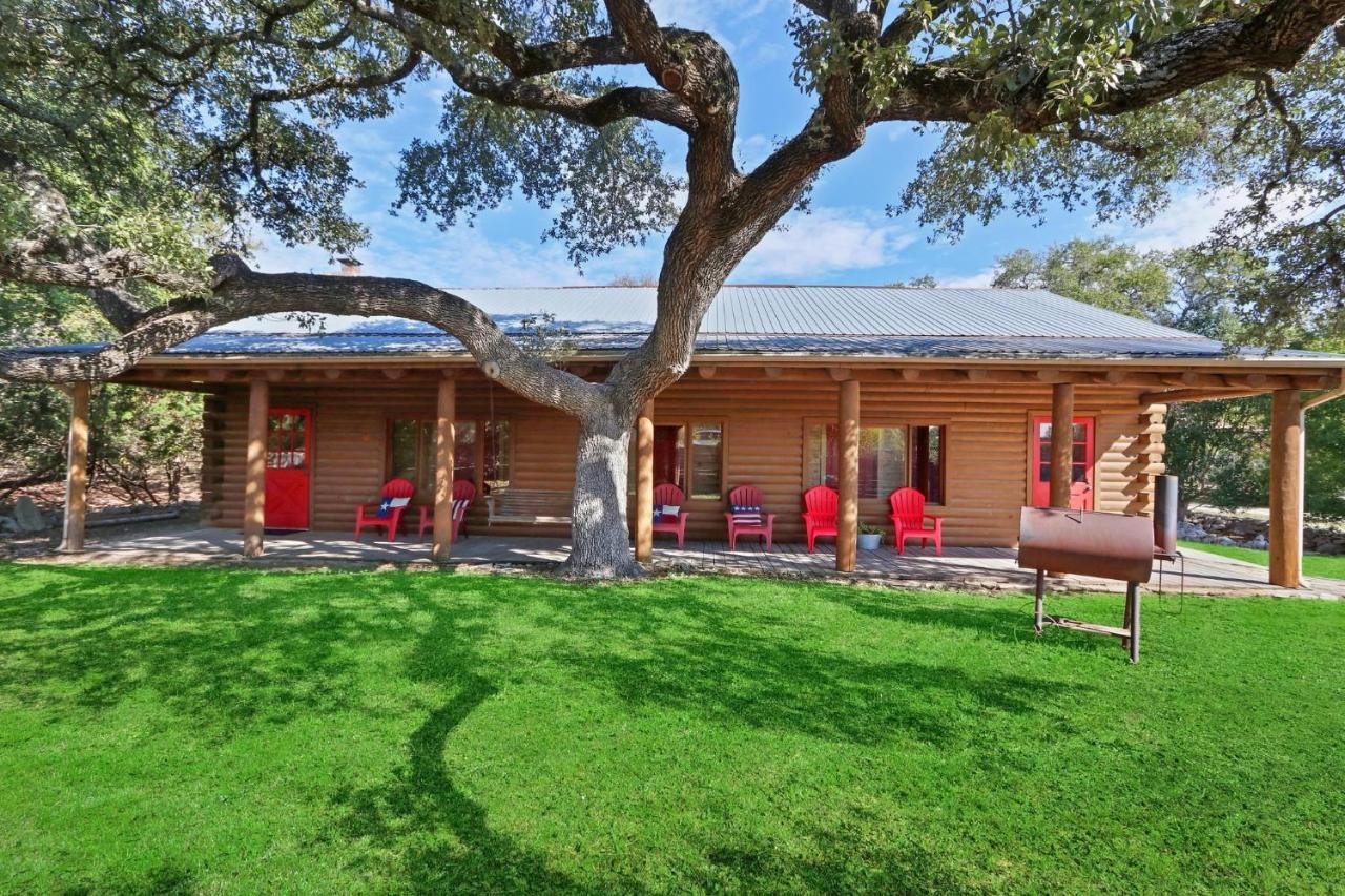 Wimberley Log Cabins Resort And Suites- Unit 2 المظهر الخارجي الصورة